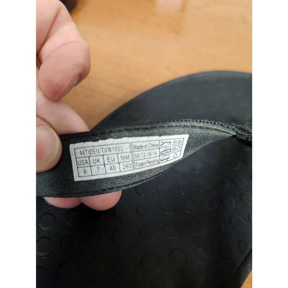 Vionic womens flip flops sandals size 9 black comfort shoes slip on. With Box - Picture 5 of 7